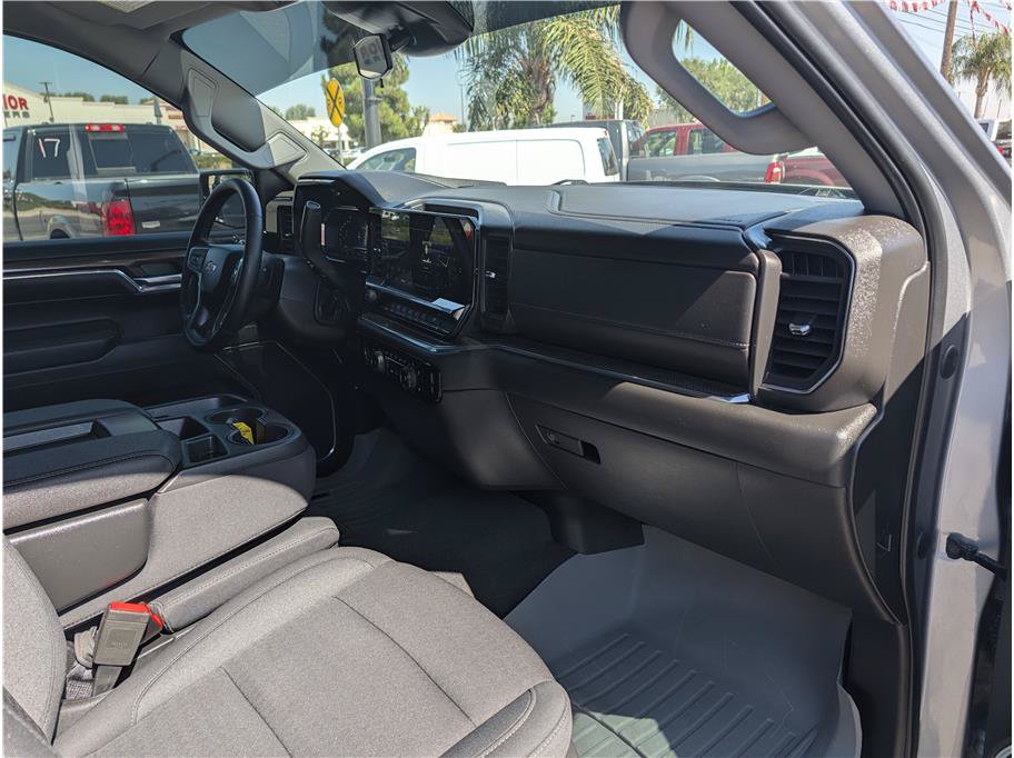 Used 2024 Chevrolet Silverado 1500 LT AWD/4WD image 12
