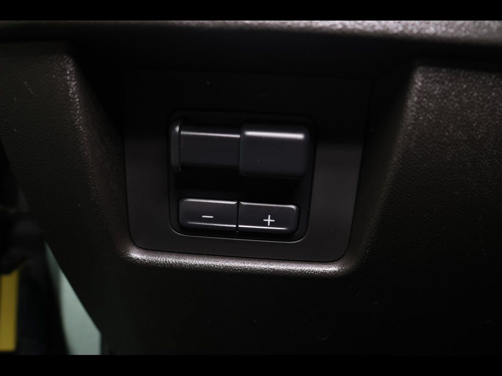 Used 2023 Chevrolet Colorado W/T w/ WT Convenience Package II AWD/4WD image 30