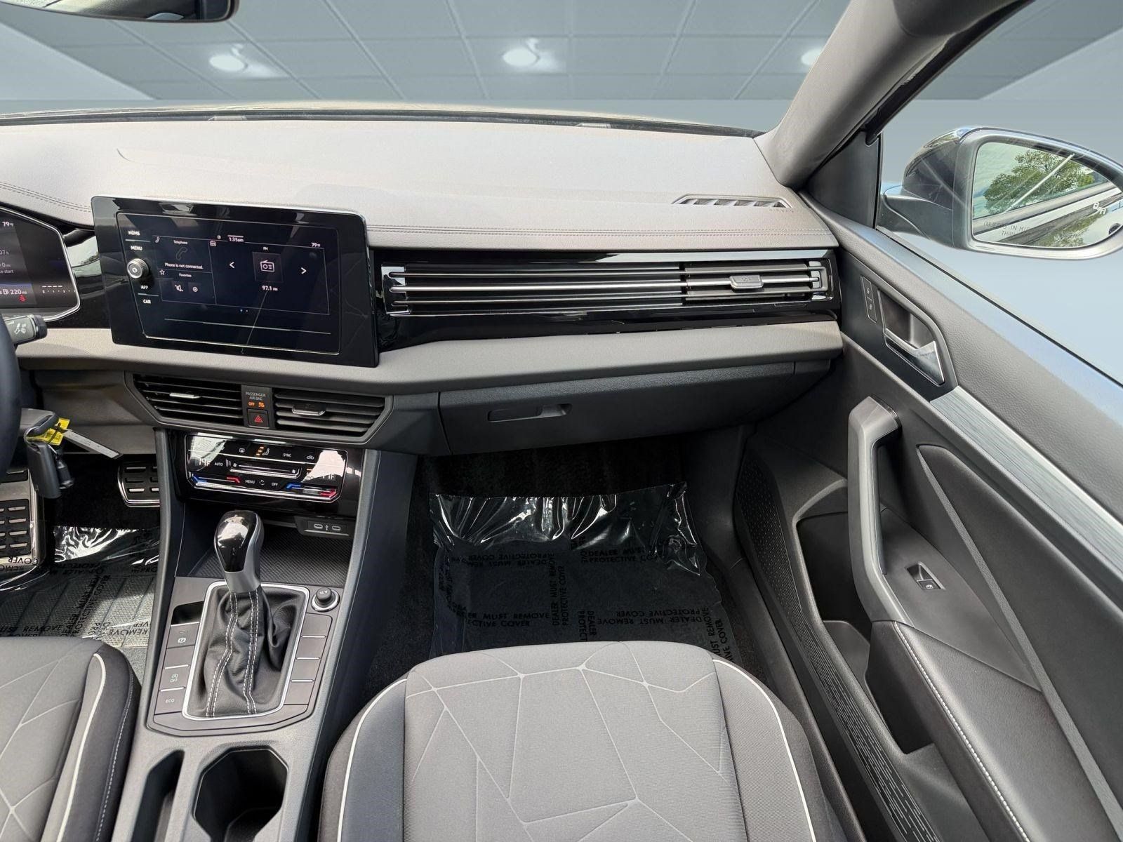 Used 2025 Volkswagen Jetta Sport FWD image 28