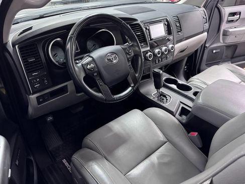 Used 2018 Toyota Sequoia Limited w/ Safety & Convenience Package AWD/4WD image 18