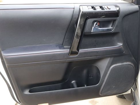 Used 2023 Toyota 4Runner TRD Off-Road Premium AWD/4WD image 19