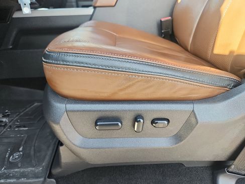 Used 2016 Ford F250 Platinum w/ FX4 Off-Road Package image 24