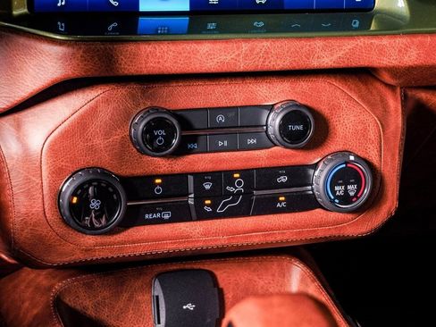 Used 2024 Ford Bronco Black Diamond image 32