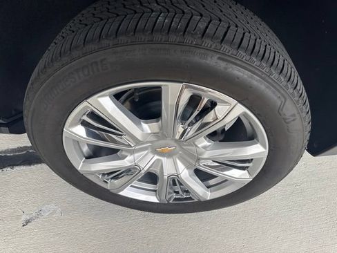 Used 2024 Chevrolet Suburban High Country AWD/4WD image 22