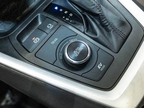 Used 2021 Toyota RAV4 XLE Premium AWD/4WD image 26