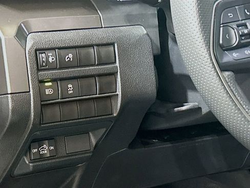 Used 2025 Toyota Tacoma TRD Sport image 8