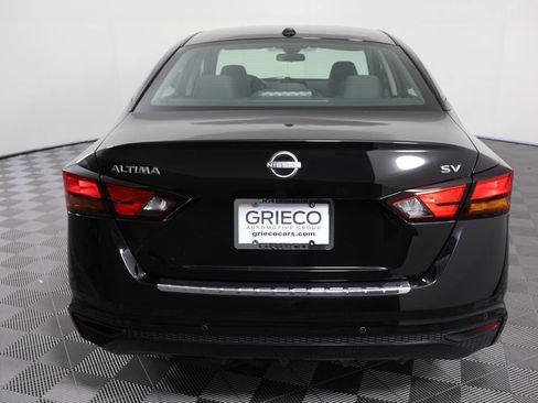 Used 2023 Nissan Altima 2.5 SV FWD image 7