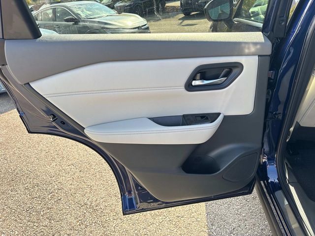 New 2026 Nissan Rogue Dark Armor AWD/4WD image 15