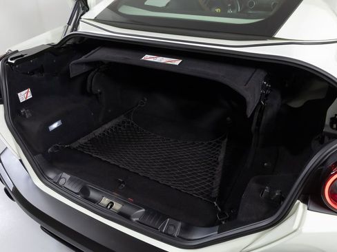 Used 2019 Ferrari Portofino image 13