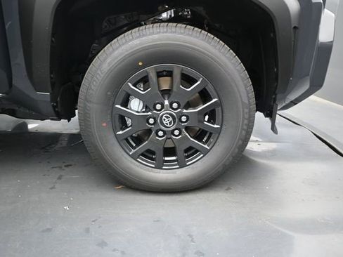 New 2026 Toyota 4Runner SR5 AWD/4WD image 15