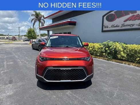 Used 2024 Kia Soul LX w/ Option Group 015 FWD image 3