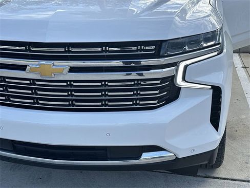 Used 2023 Chevrolet Suburban Premier image 16