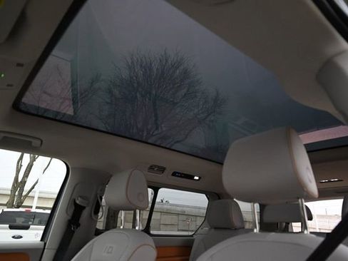 New 2025 Volkswagen ID. Buzz 1st Edition image 17