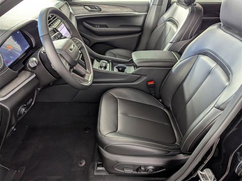 New 2025 Jeep Grand Cherokee Limited w/ Trailer Tow Package image 9