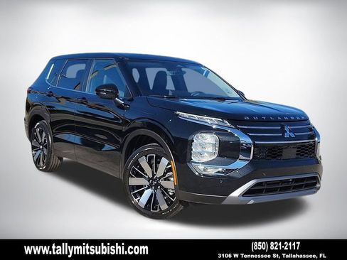 New 2026 Mitsubishi Outlander SE image 1