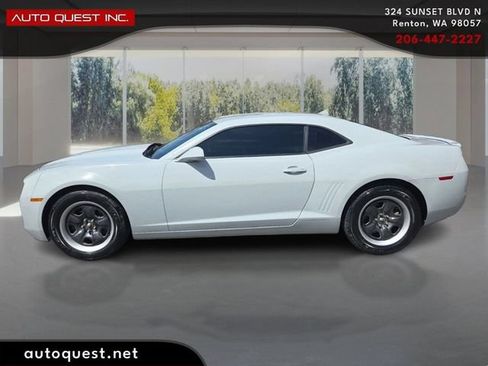 Used 2010 Chevrolet Camaro LT w/ RS Package RWD image 8