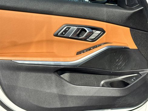 Used 2022 BMW 330i Sedan w/ M Sport Package image 10