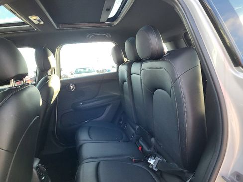 Used 2021 MINI Cooper Countryman image 8