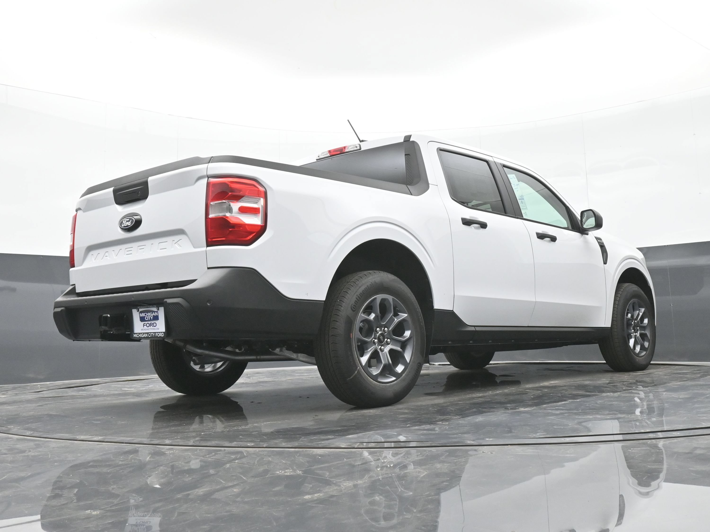 Used 2025 Ford Maverick XLT w/ Equipment Group 301A AWD/4WD image 43