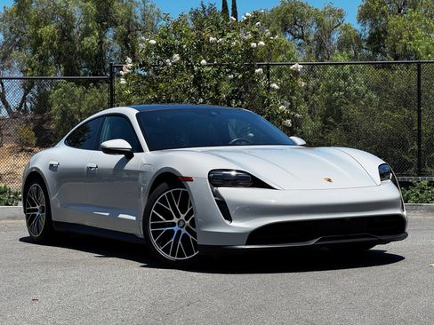 Used 2021 Porsche Taycan RWD image 13