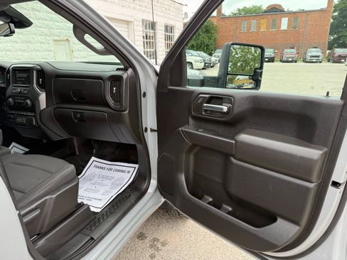 Used 2024 Chevrolet Silverado 2500 W/T AWD/4WD image 18