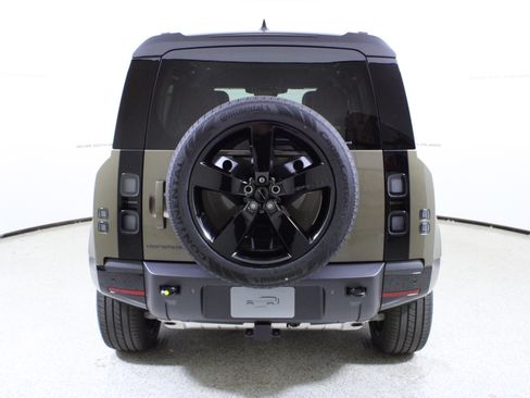 New 2026 Land Rover Defender 110 X-Dynamic SE image 6