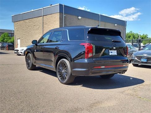 Used 2024 Hyundai Palisade Calligraphy image 3