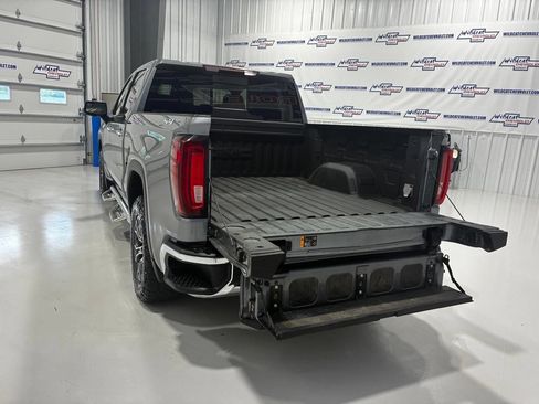 Used 2022 GMC Sierra 1500 SLT w/ SLT Convenience Package AWD/4WD image 7