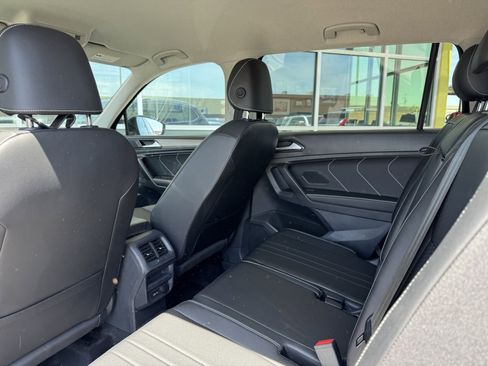 Used 2023 Volkswagen Tiguan SE image 34