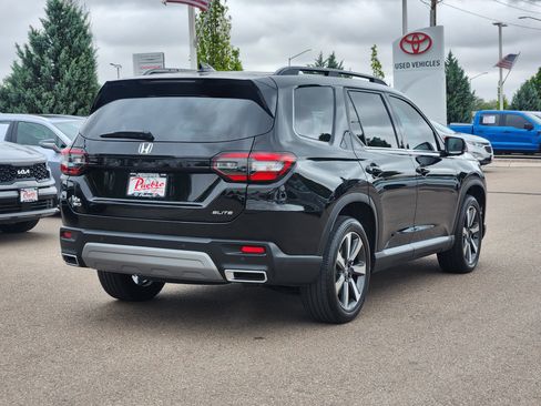 Used 2025 Honda Pilot Elite image 3