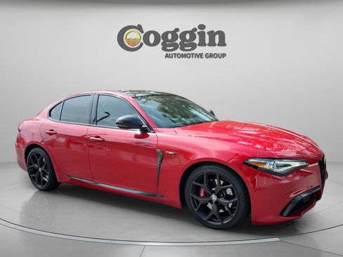 Used 2020 Alfa Romeo Giulia w/ Quick Order Package 22K Sport image 8