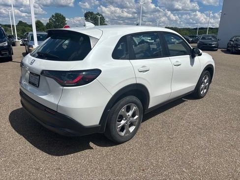 Used 2024 Honda HR-V LX image 3