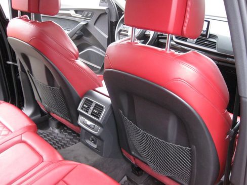 Used 2018 Audi SQ5 Prestige w/ Prestige Package image 35