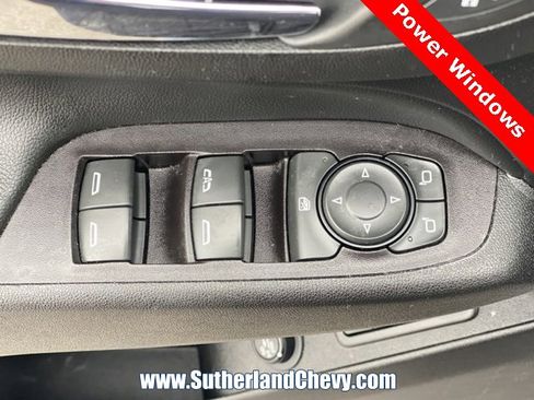 Used 2020 Chevrolet Equinox Premier image 16