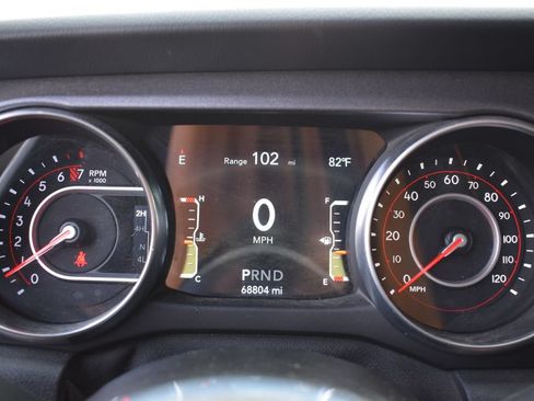 Used 2021 Jeep Gladiator Mojave AWD/4WD image 11