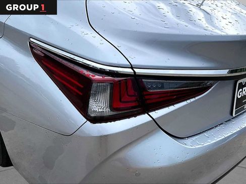 Used 2025 Lexus ES 350 w/ Premium Package FWD image 26