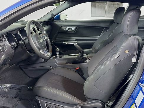 Used 2022 Ford Mustang GT RWD image 12