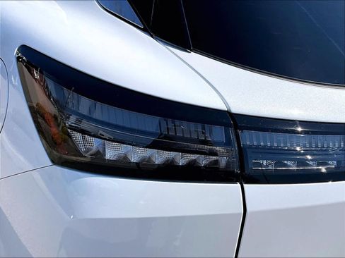 Certified 2025 Nissan Murano SV w/ Cargo Package AWD/4WD image 31