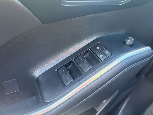 Used 2023 Toyota Highlander L image 25