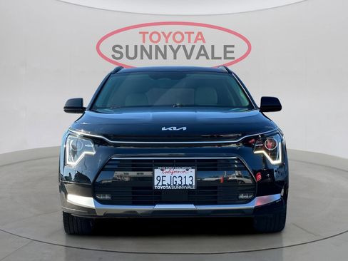 Used 2023 Kia Niro EX Touring image 11