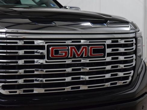 Used 2024 GMC Sierra 1500 Denali AWD/4WD image 11