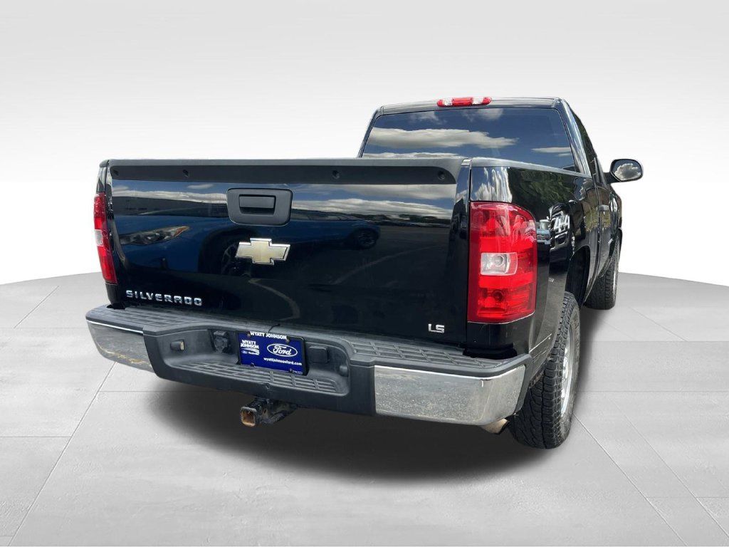 Used 2011 Chevrolet Silverado 1500 W/T w/ LS Package AWD/4WD image 3