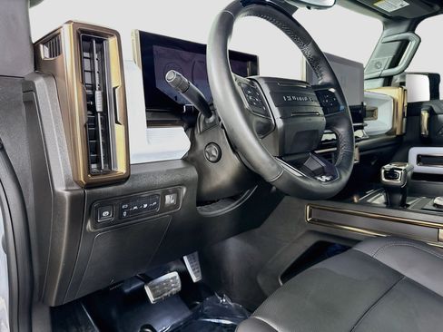 Used 2024 GMC Hummer EV 2X w/ LPO, Illumination Package AWD/4WD image 11