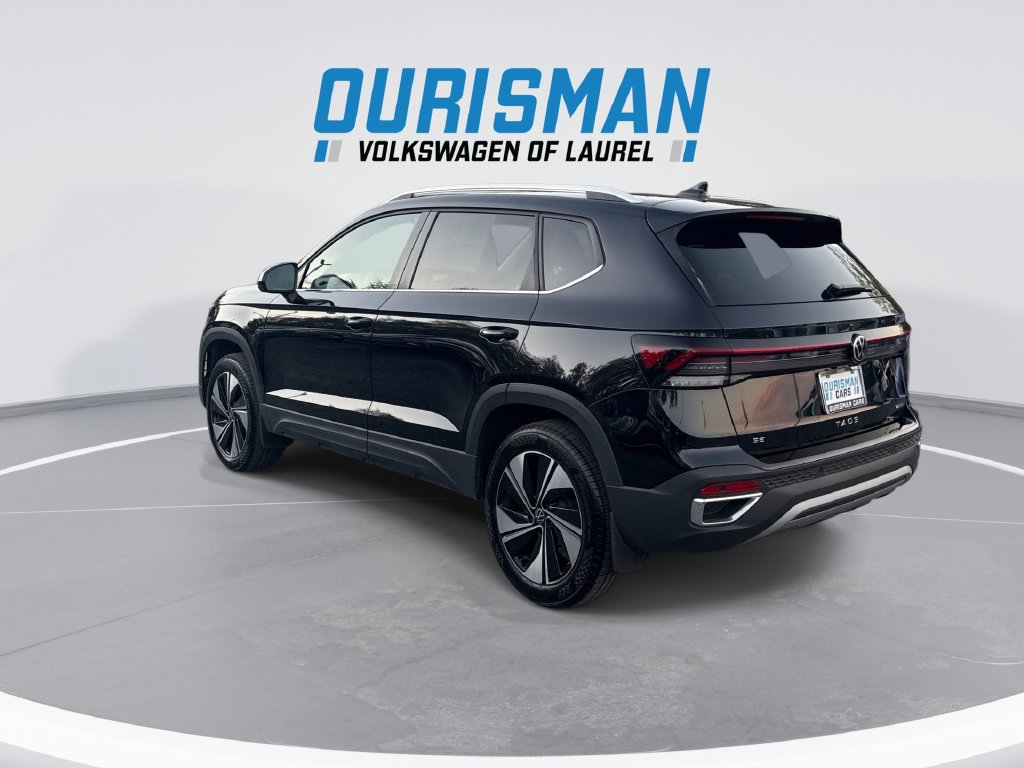 Used 2025 Volkswagen Taos SE w/ Panoramic Sunroof Package AWD/4WD image 6
