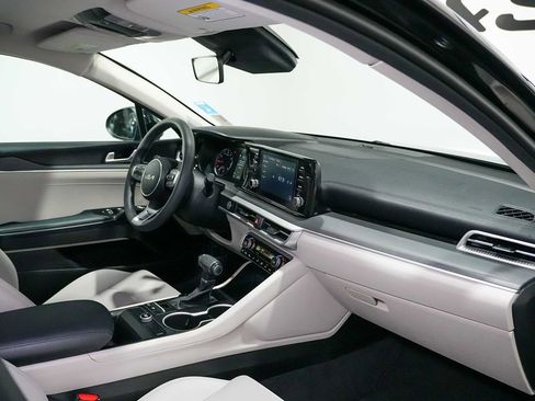 Used 2022 Kia K5 LXS FWD image 24