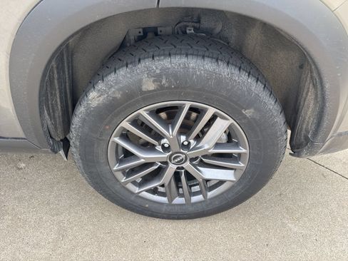 Used 2024 Nissan Rogue S AWD/4WD image 10