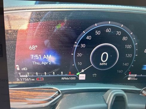 Used 2022 Cadillac Escalade Premium Luxury w/ Performance Package image 5