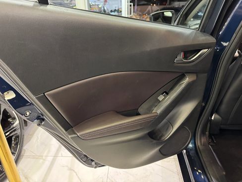 Used 2017 MAZDA MAZDA3 Touring image 22