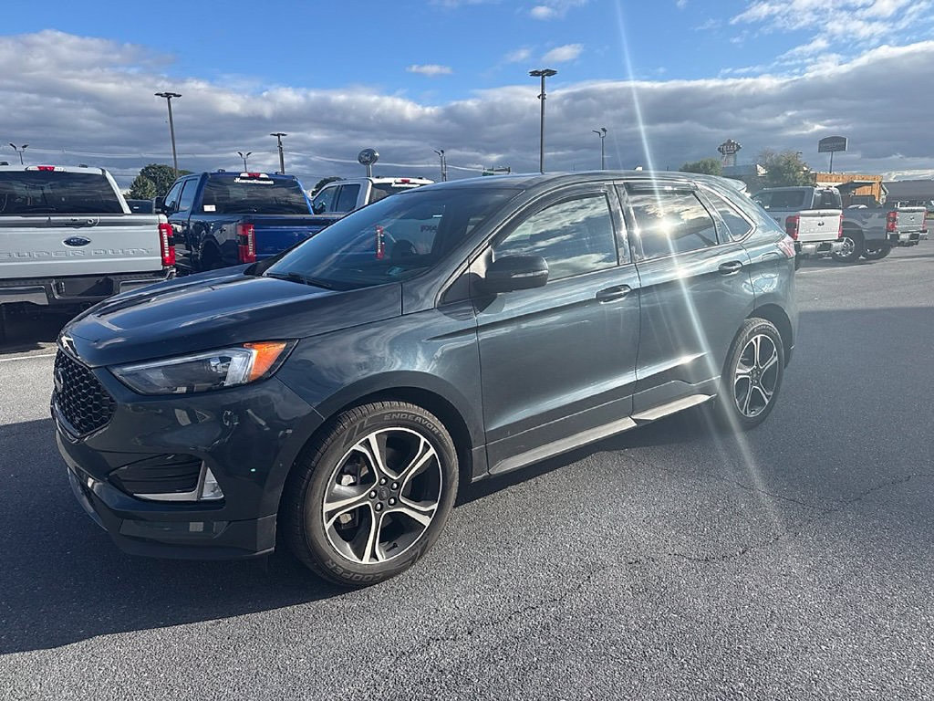 Used 2022 Ford Edge ST w/ Cargo Accessory Package AWD/4WD image 2