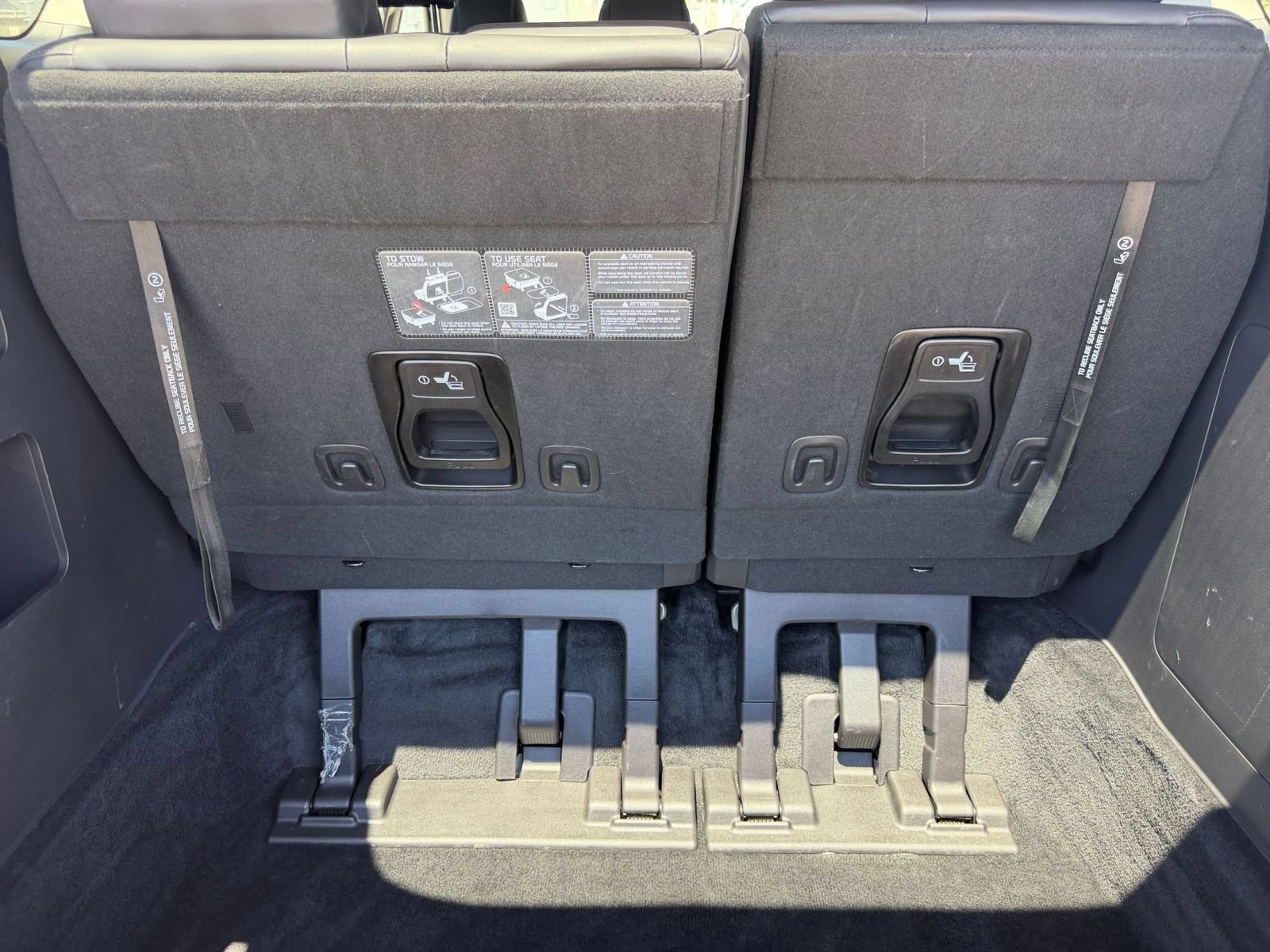 Used 2026 Kia Carnival FWD image 32